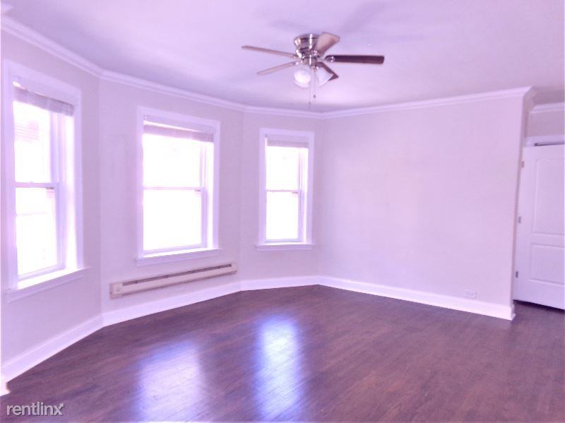 918 Greenbay 2b - Photo 2 of 5