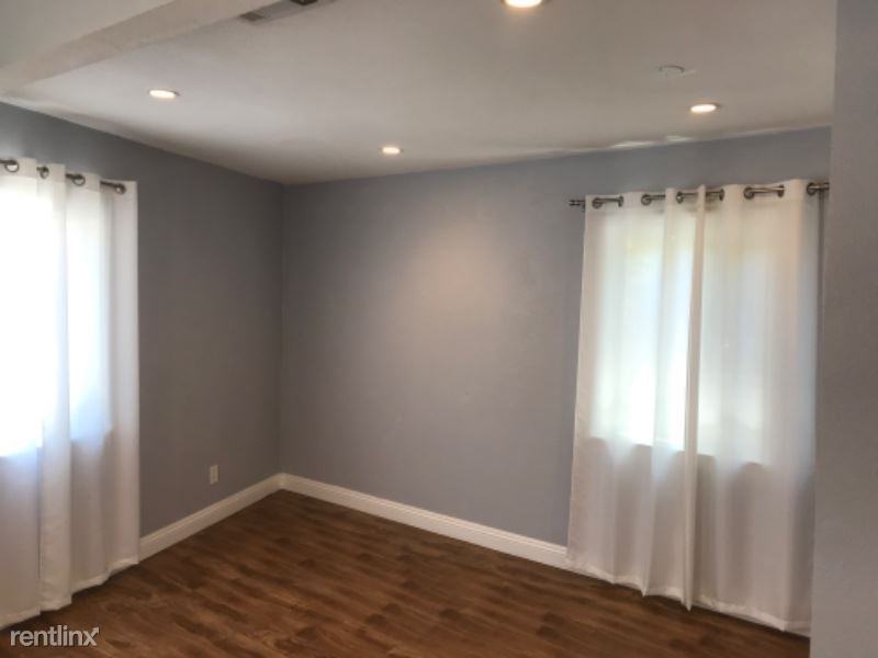 4602 Alger St - Photo 3 of 21