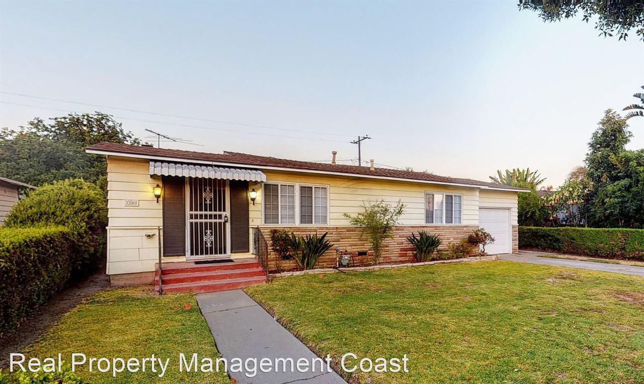 2201 Magnolia Ave - Photo 2 of 18