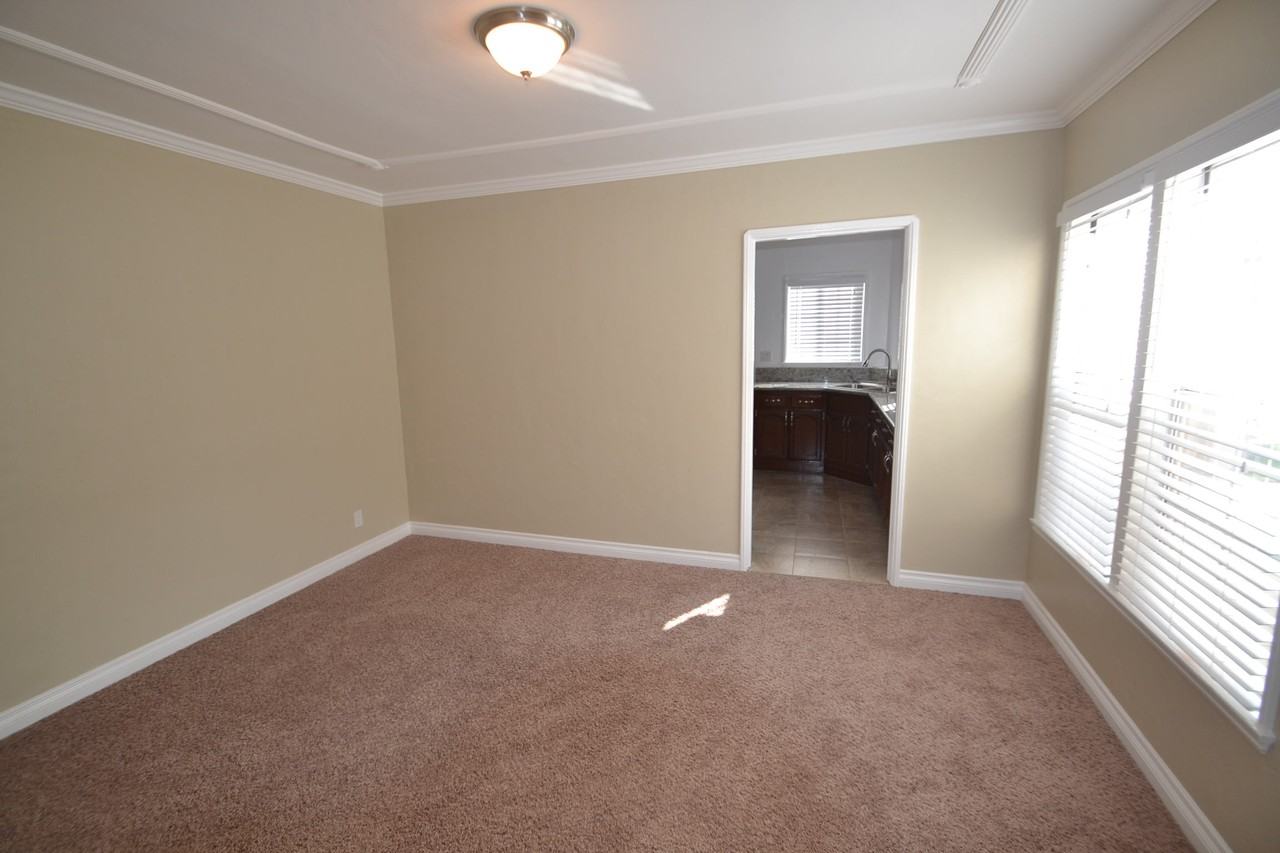 4053 Cudahy St - Photo 3 of 10