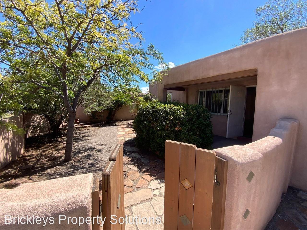 329 Laguayra Dr Ne - Photo 2 of 28
