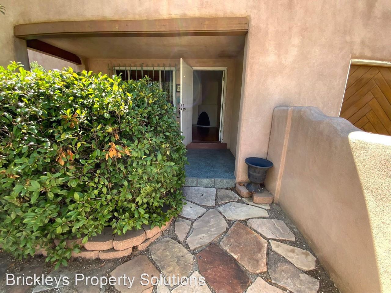 329 Laguayra Dr Ne - Photo 3 of 28