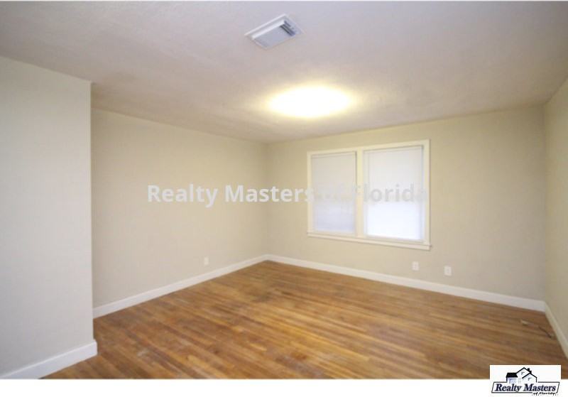 302 Chaseville St - Photo 2 of 10