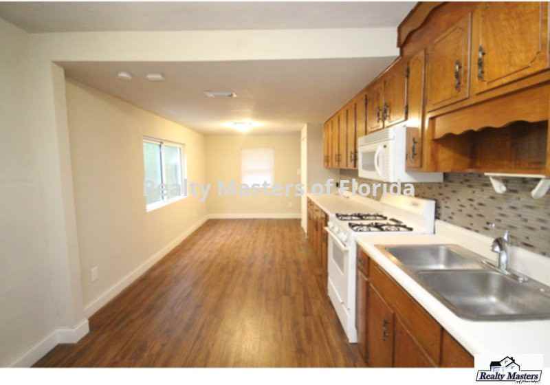 302 Chaseville St - Photo 3 of 10