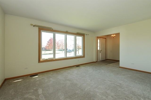 2725 Daniel Lewis Dr - Photo 2 of 12