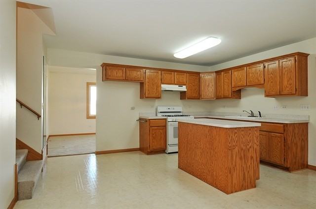 2725 Daniel Lewis Dr - Photo 3 of 12