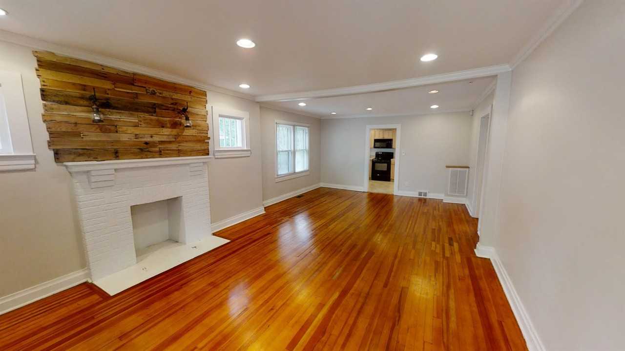 2521 Polo Rd - Photo 2 of 9