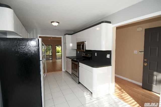 56 Northgate Cir - Photo 3 of 20