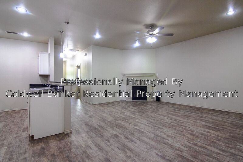 2124 10th St - Photo 2 of 16