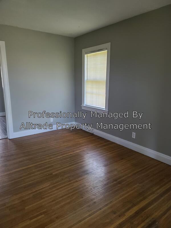 3506 Dutchmans Ln - Photo 2 of 11