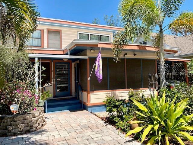 1639 Floyd St - Photo 2 of 34