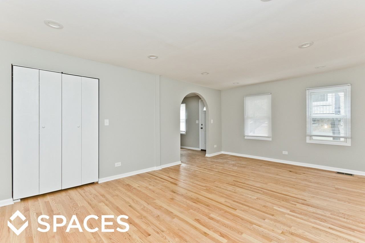 1414 W Blackhawk St - Photo 2 of 11