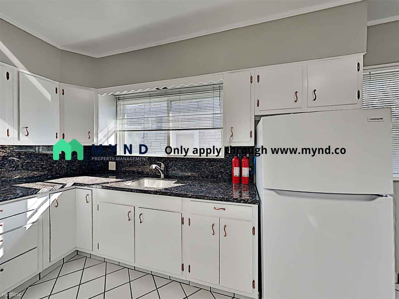 2601 64th Ave - Photo 3 of 14