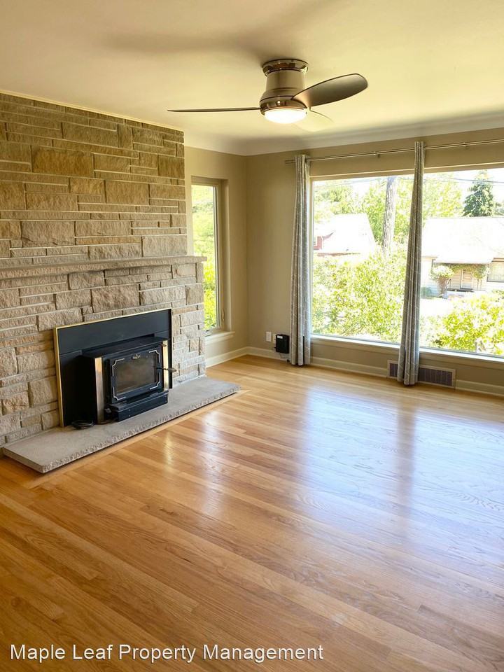 7707 30th Ave Nw - Photo 3 of 28