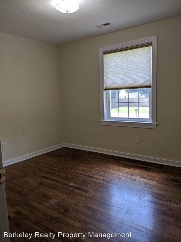 907 Coleman Dr - Photo 2 of 10
