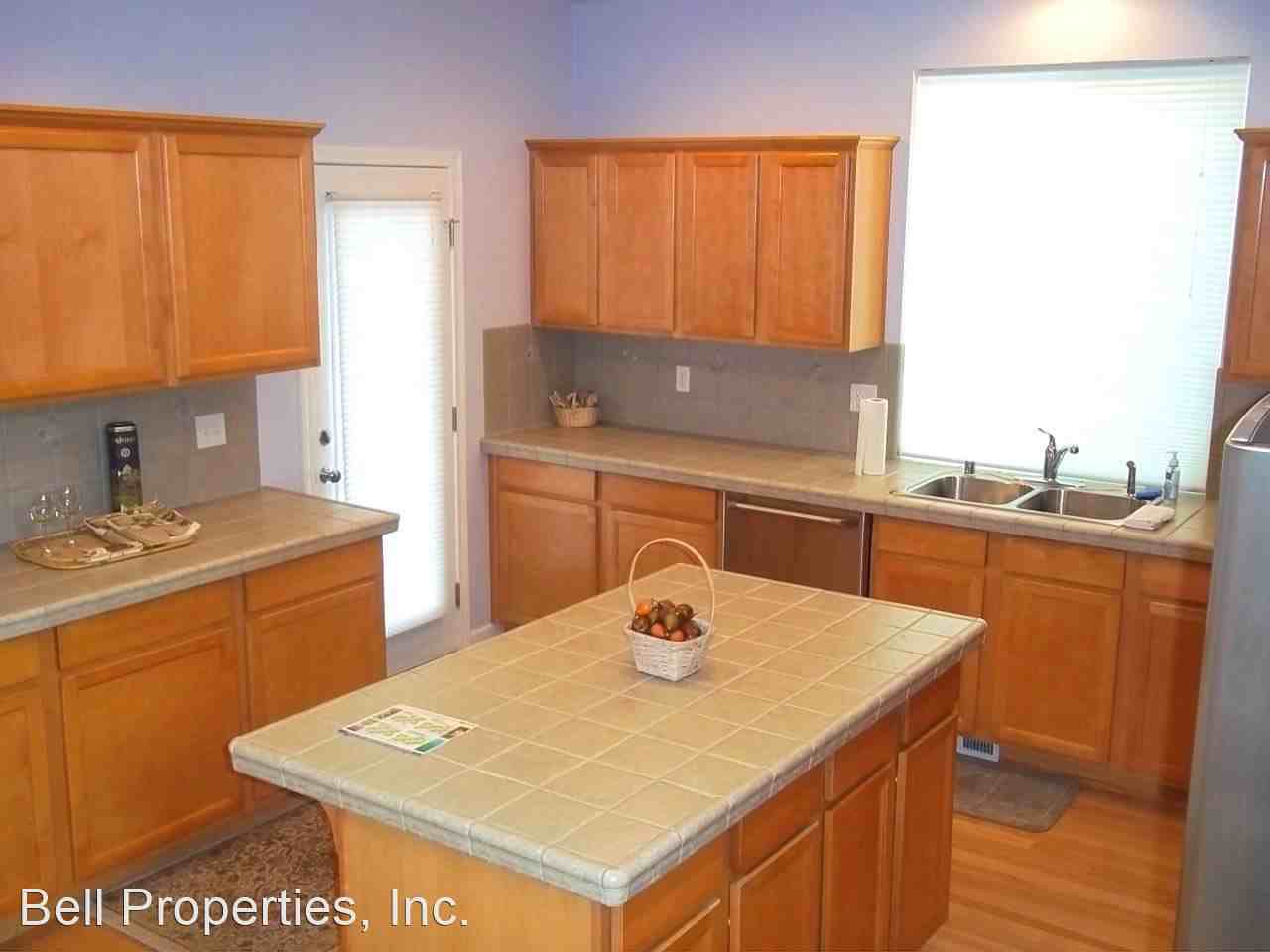 2503 85th Dr Ne - Photo 3 of 6