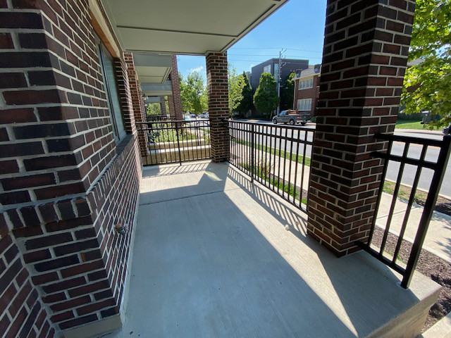 604 E 10th St - Photo 2 of 20