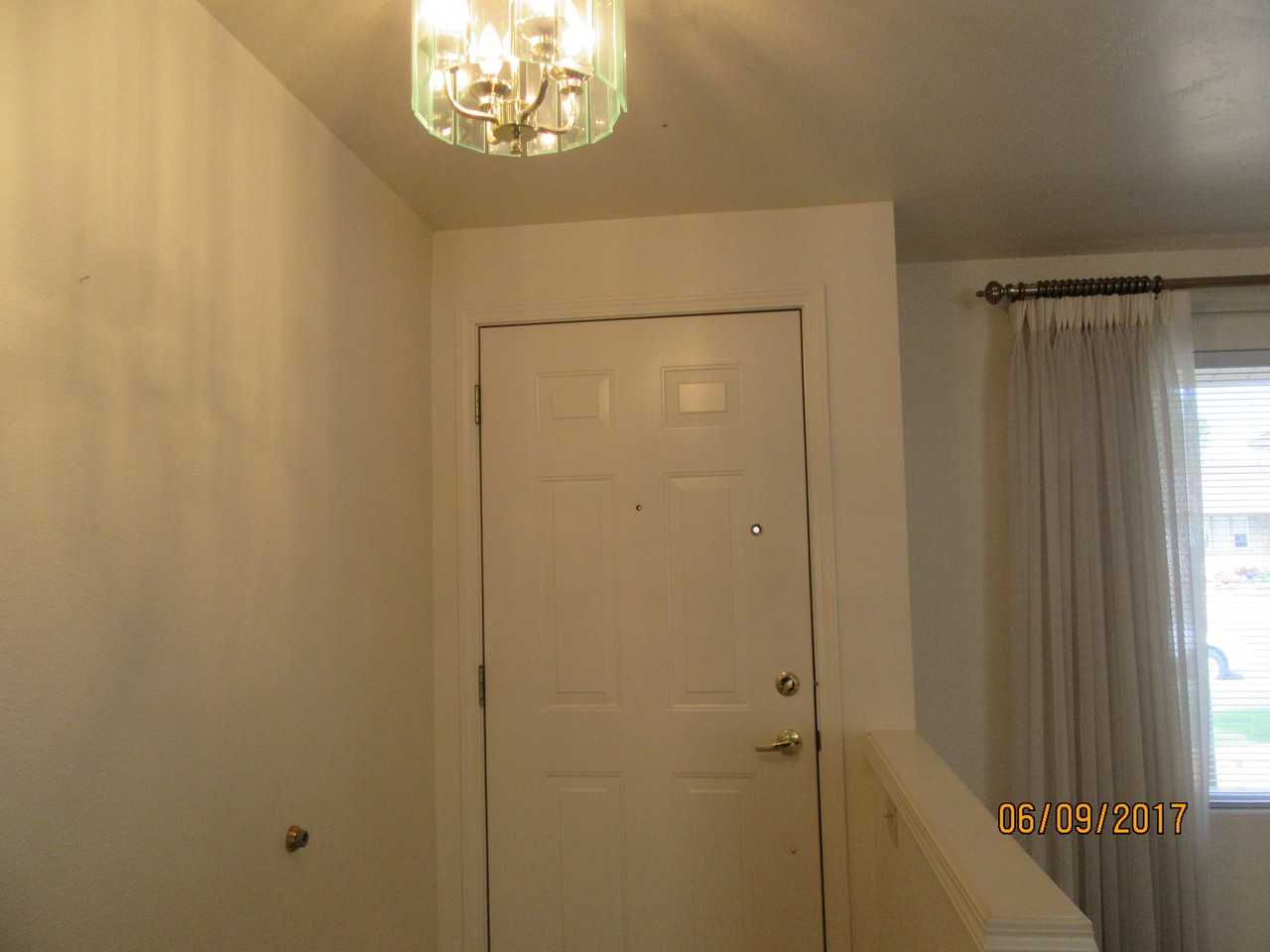 1068 Mountain View Dr - Photo 2 of 14