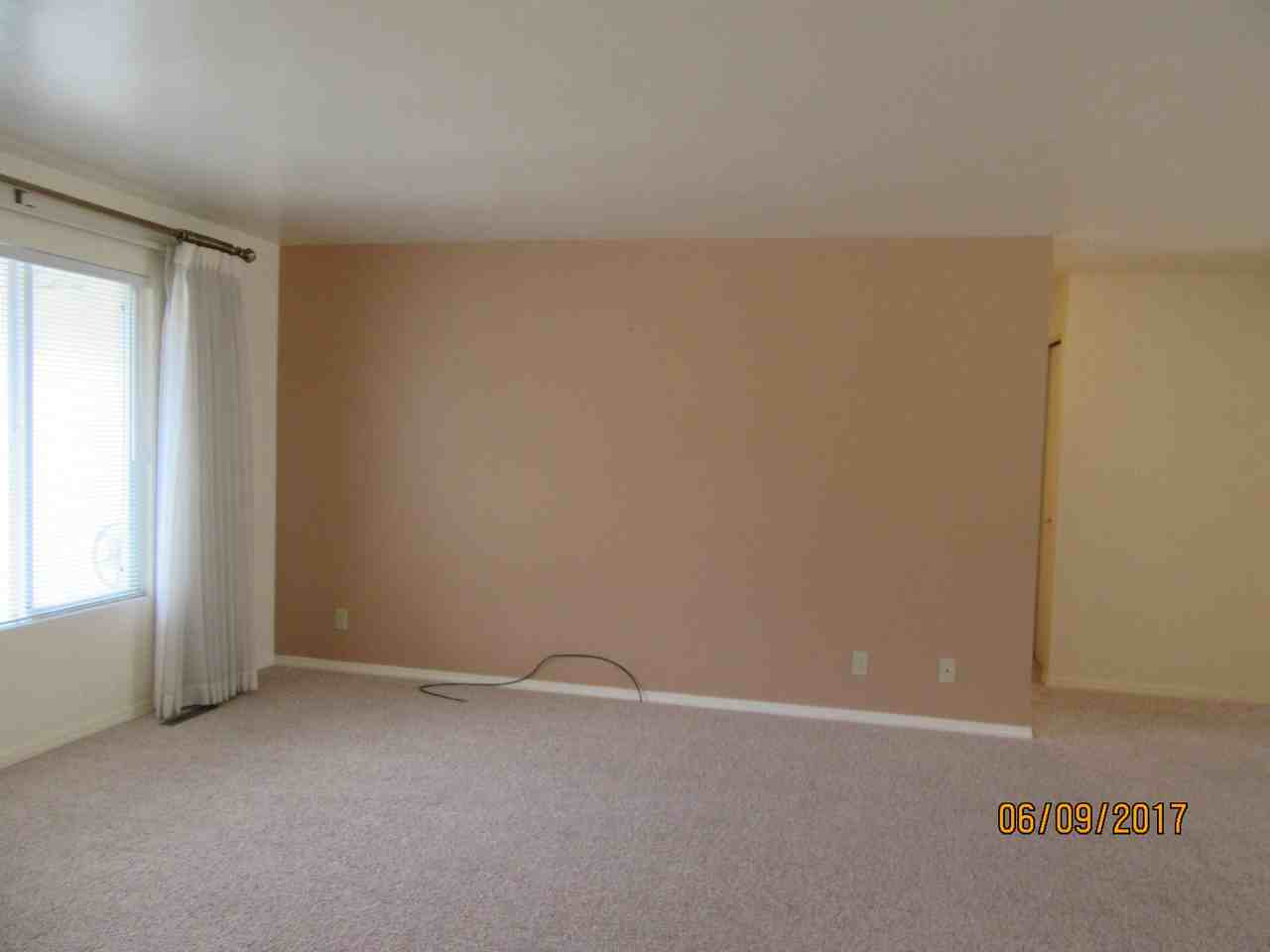 1068 Mountain View Dr - Photo 3 of 14