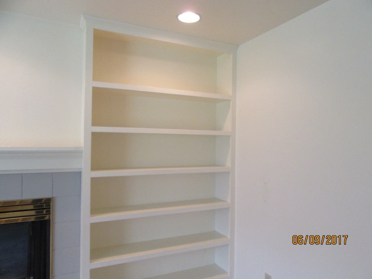 1068 Mountain View Dr - Photo 5 of 14