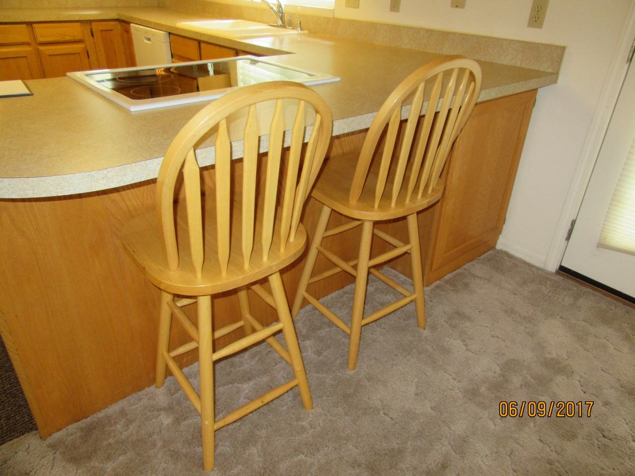 1068 Mountain View Dr - Photo 6 of 14