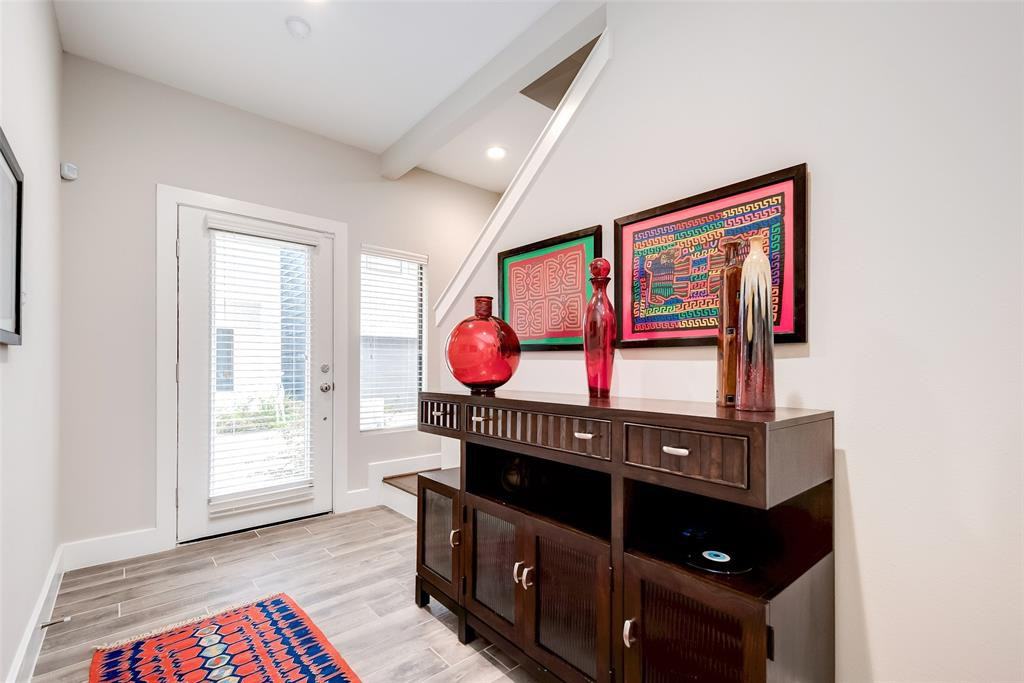 418 Drennan St - Photo 4 of 35