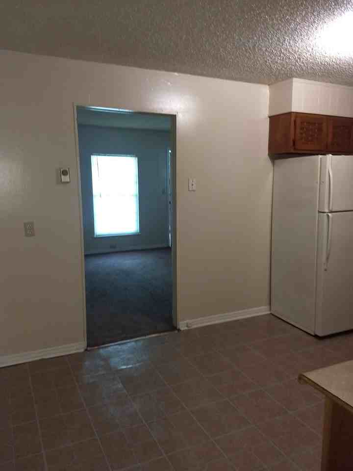 1010 N Larchmont Ave - Photo 3 of 7