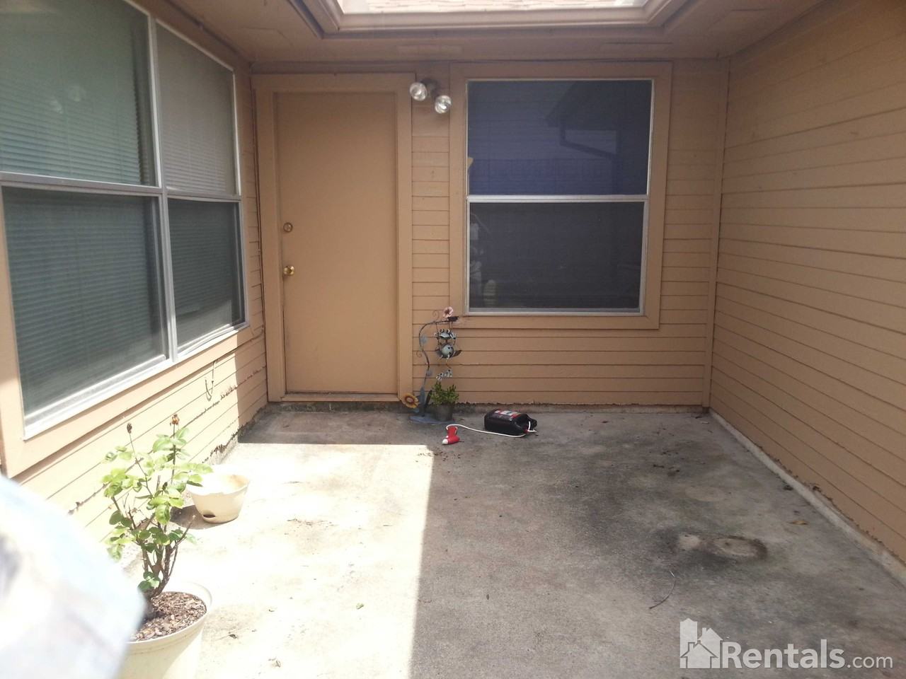 19947 Mountain Dale Dr - Photo 3 of 9