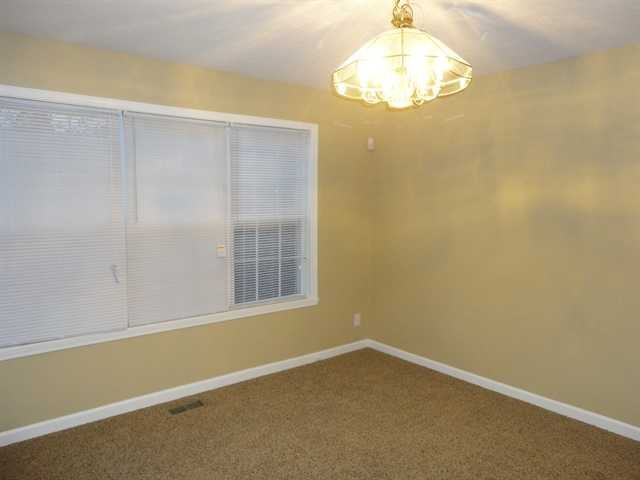 8206 Stones Ferry Rd - Photo 3 of 20