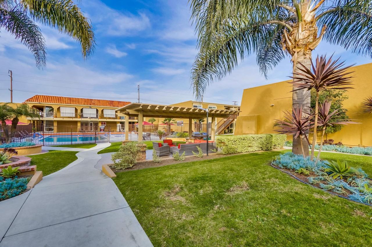 Whiffle Tree Apartments - Photo 5 of 26