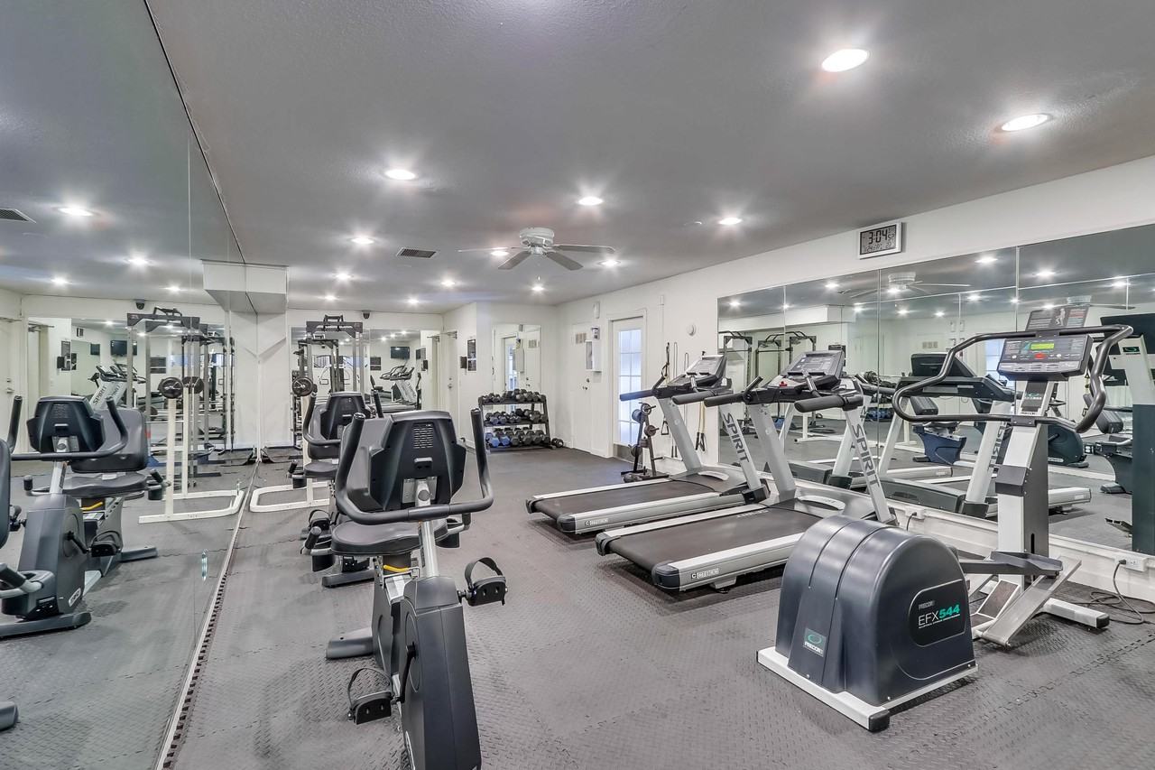 Whiffle Tree Apartments - Photo 6 of 26