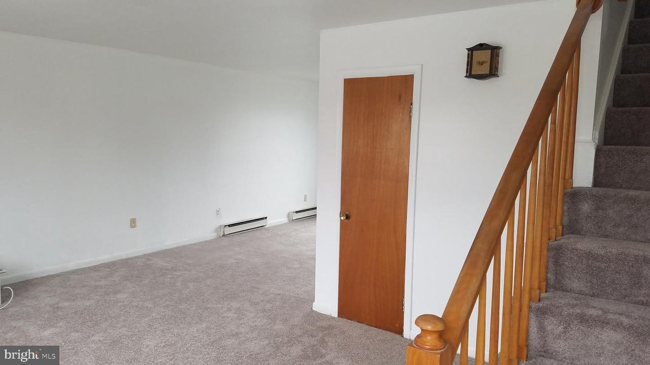 367 S Washington St - Photo 2 of 17