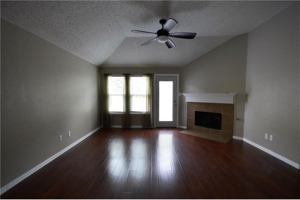 1020 Hampton Dr - Photo 3 of 15