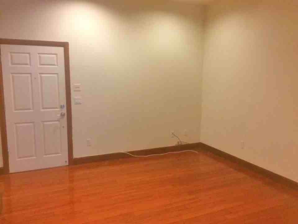 320 10th Street #304 - Photo 2 of 13