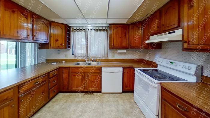 144 Willow Pl S - Photo 3 of 25