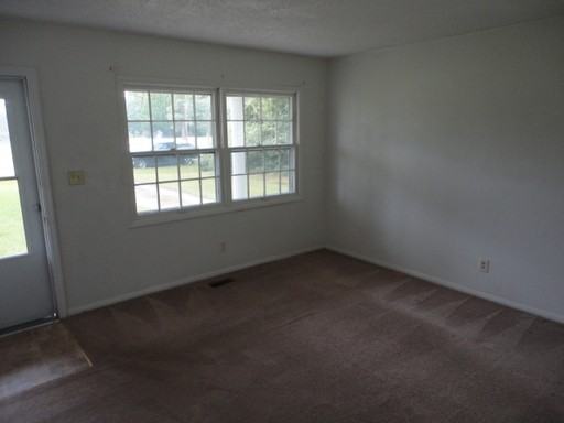 1 Sandra Ln - Photo 3 of 25