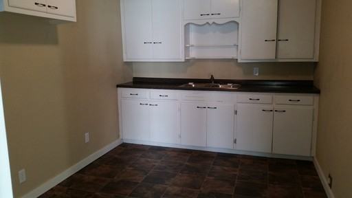 1015 SE 18th St - Photo 2 of 10