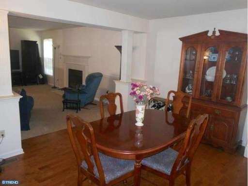 200 Country Dr - Photo 3 of 13