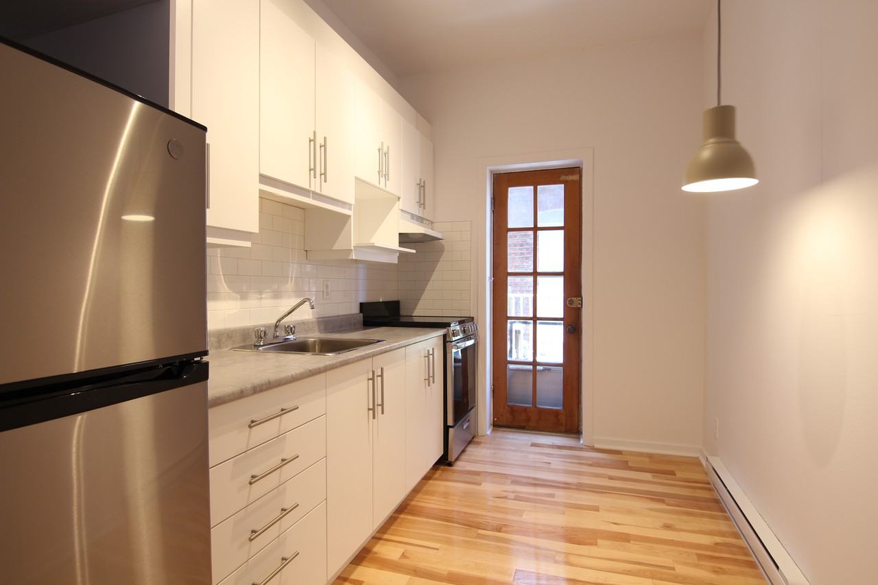 5309 Avenue du Parc #8