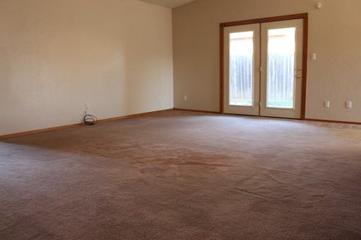 214 SE Heather Ln - Photo 2 of 17