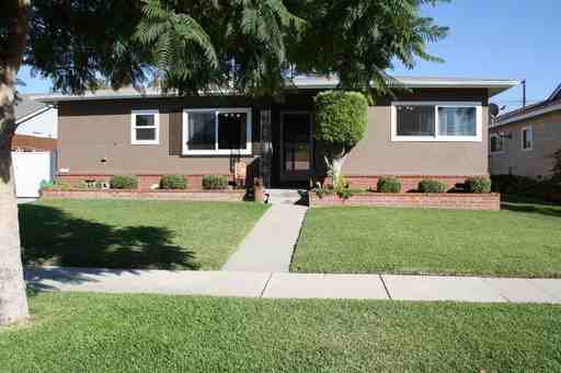 5708 Snowden Ave - Photo 2 of 35