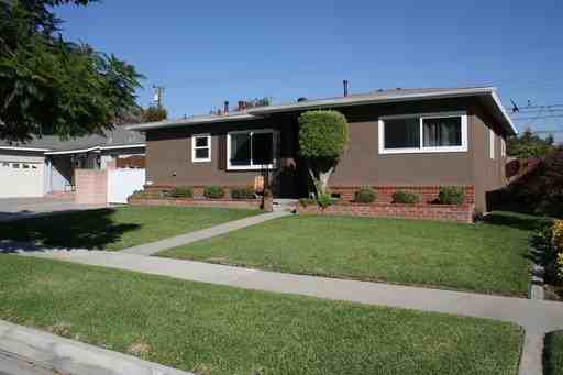 5708 Snowden Ave - Photo 3 of 35