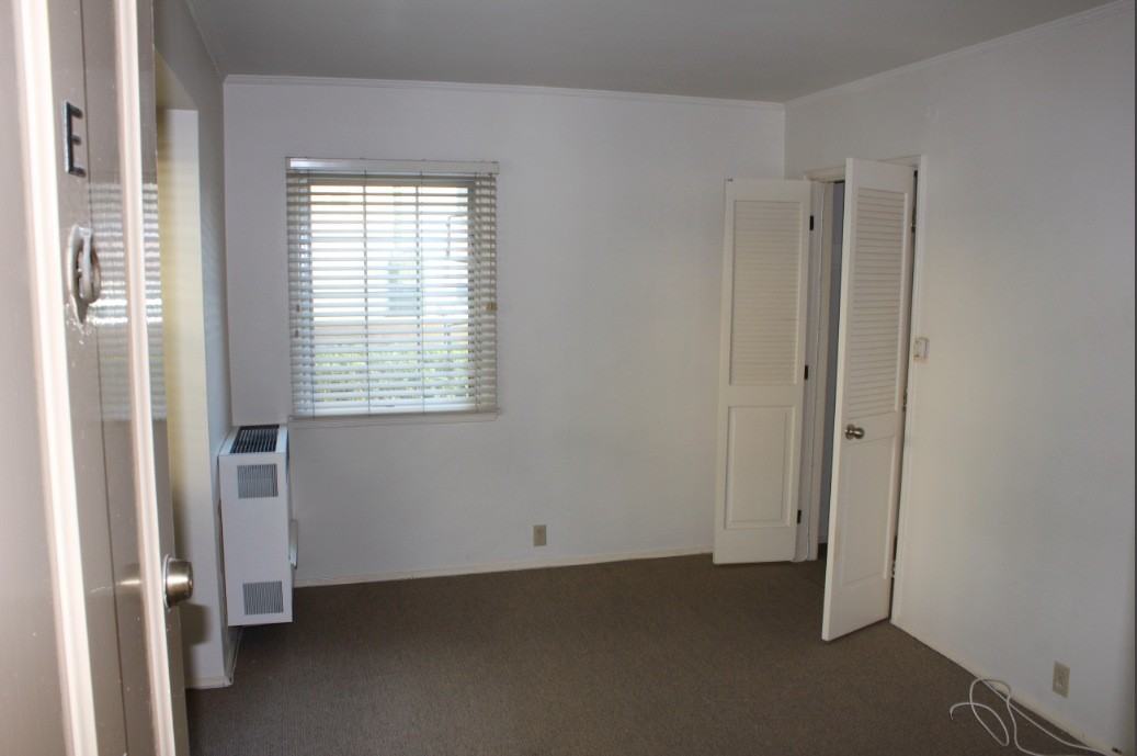 429 N Doheny Dr #E - Photo 3 of 8
