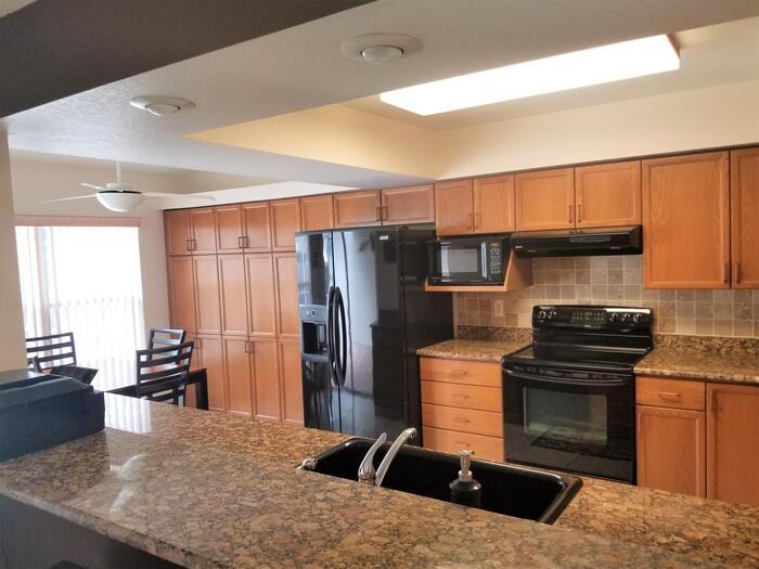 2558 W Brook Ln - Photo 3 of 18