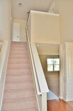 10 Memorial Dr - Photo 2 of 34