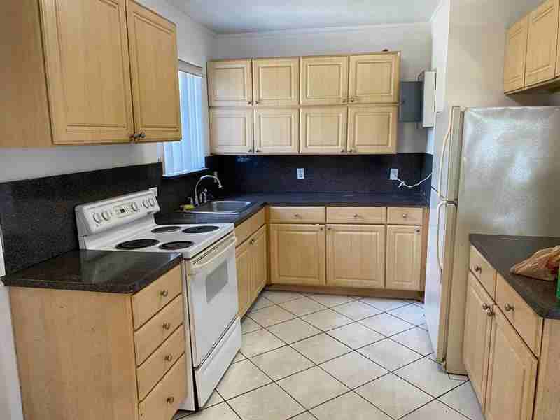 1707 Northwest 14th Court - Photo 2 of 8