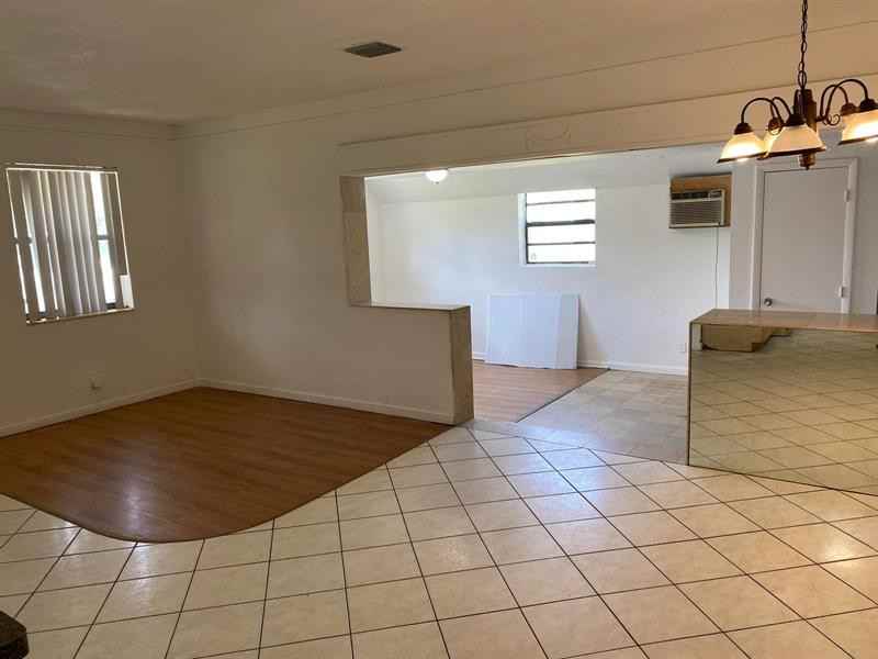 1707 Northwest 14th Court - Photo 3 of 8