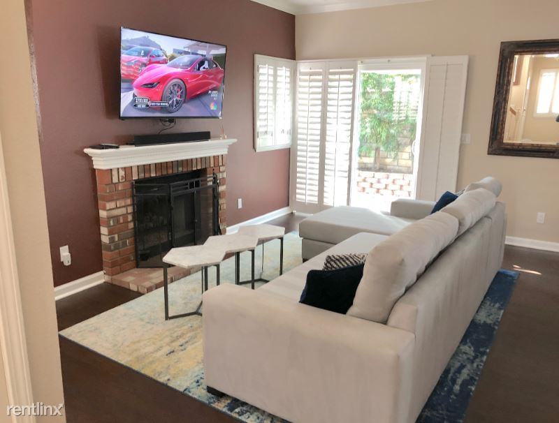 2603 Elden Ave - Photo 3 of 29