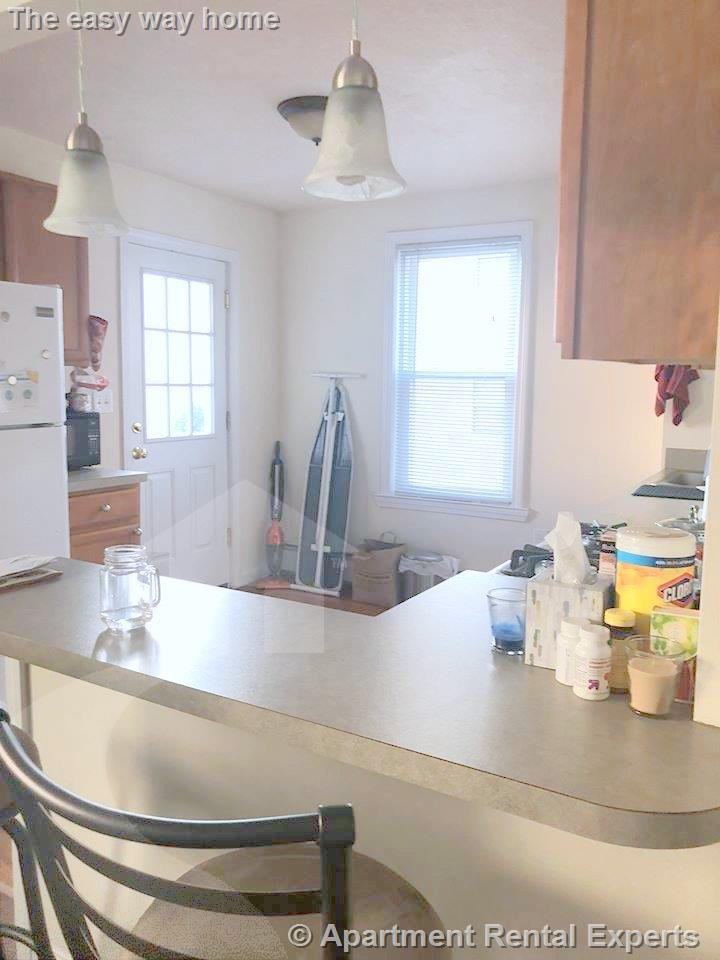 HAMPSHIRE ST #2 - Photo 4 of 18