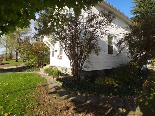 215 N Main St - Photo 2 of 26